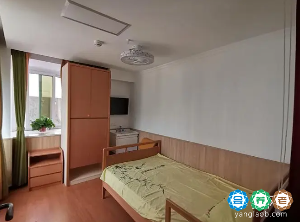 光大百龄帮·钟鼓楼街道社区养老服务中心房间2